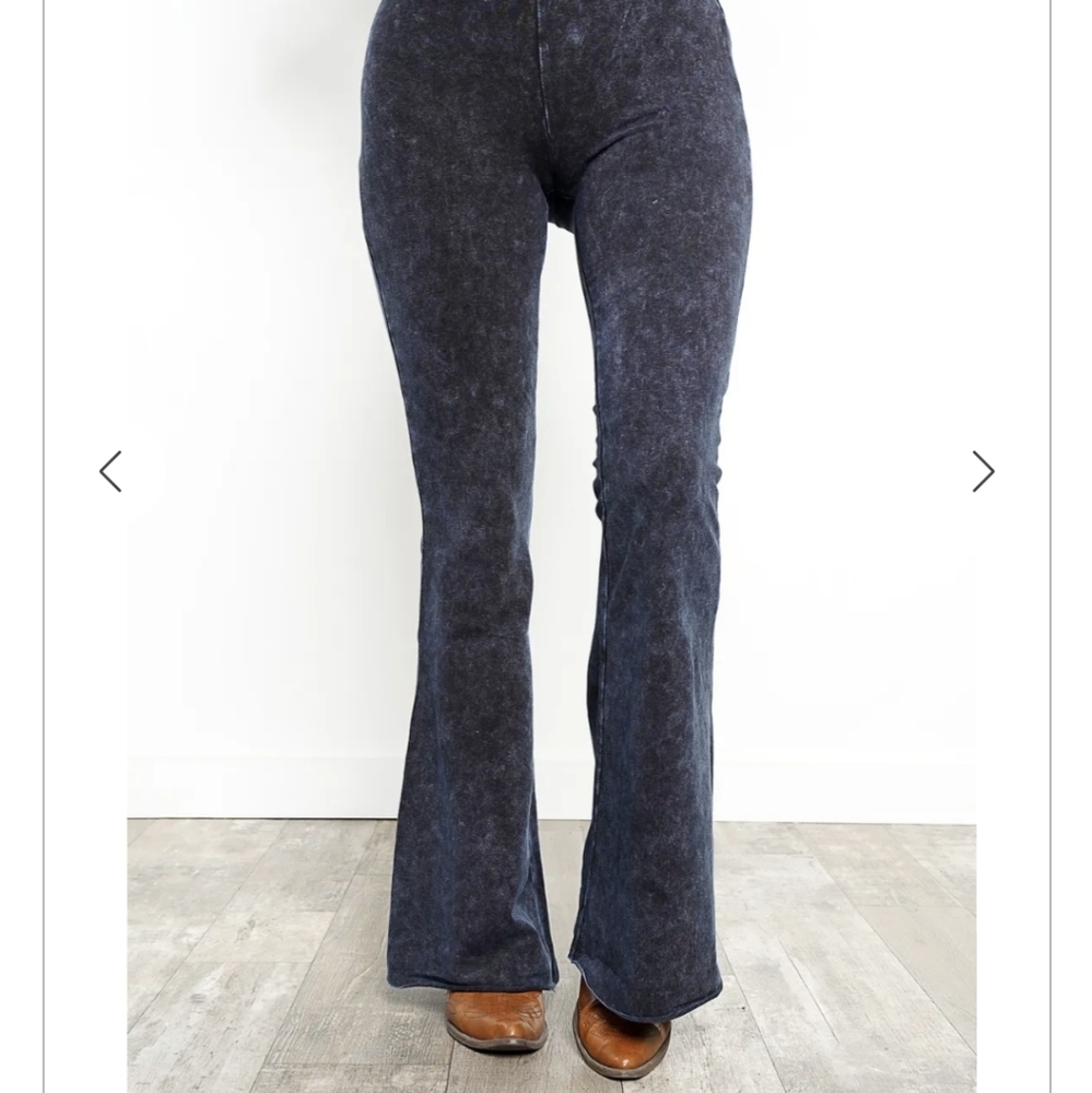 Sapphire Dream Flare Mineral Wash Legging
